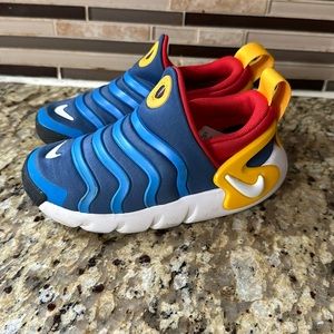 Toddler boys 11C Nike sneakers